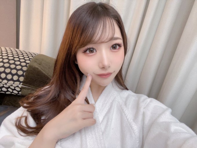 尾崎绘里香(尾崎えりか)回归作品及封面，尾崎绘里香个人资料-乐游舍